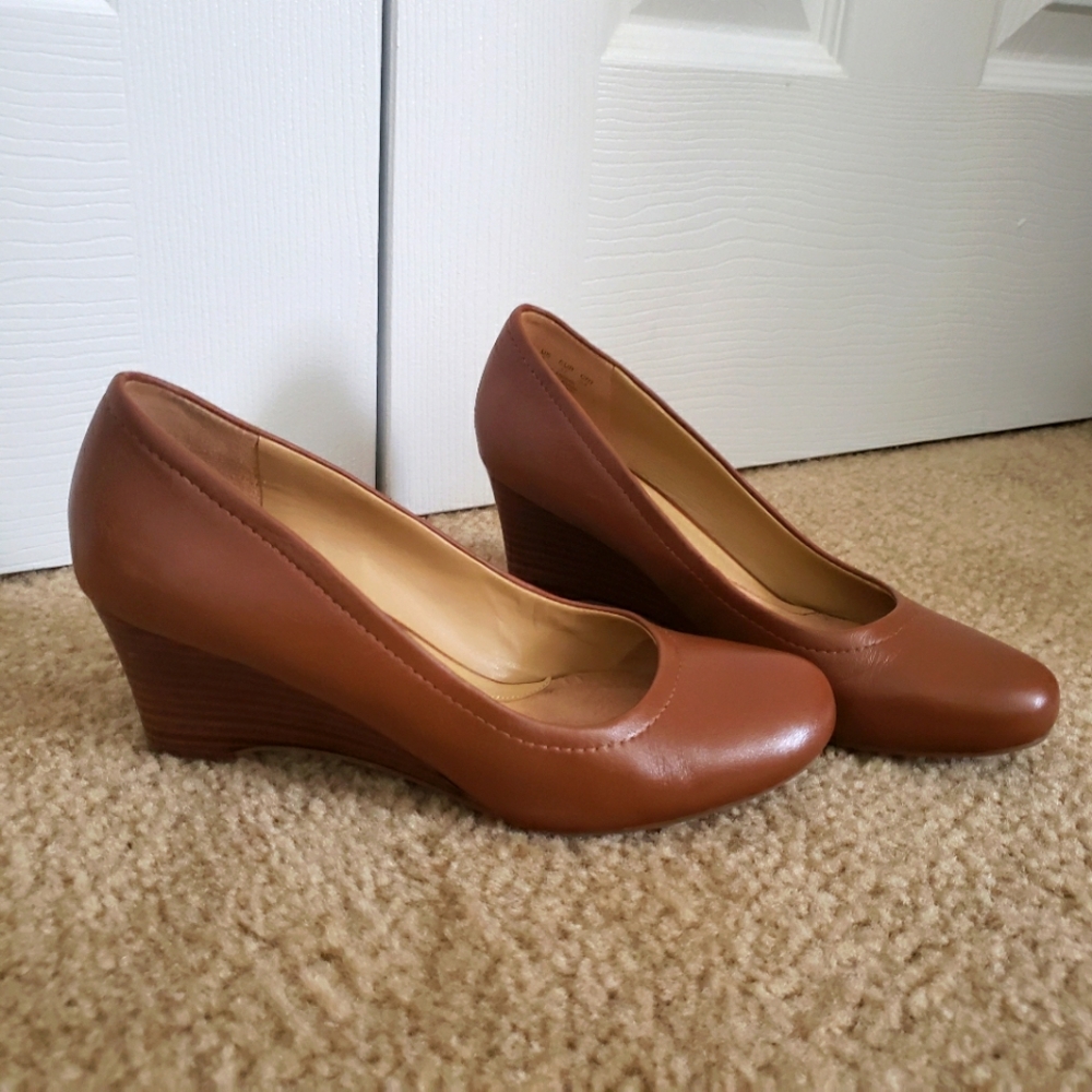 Wedge heels